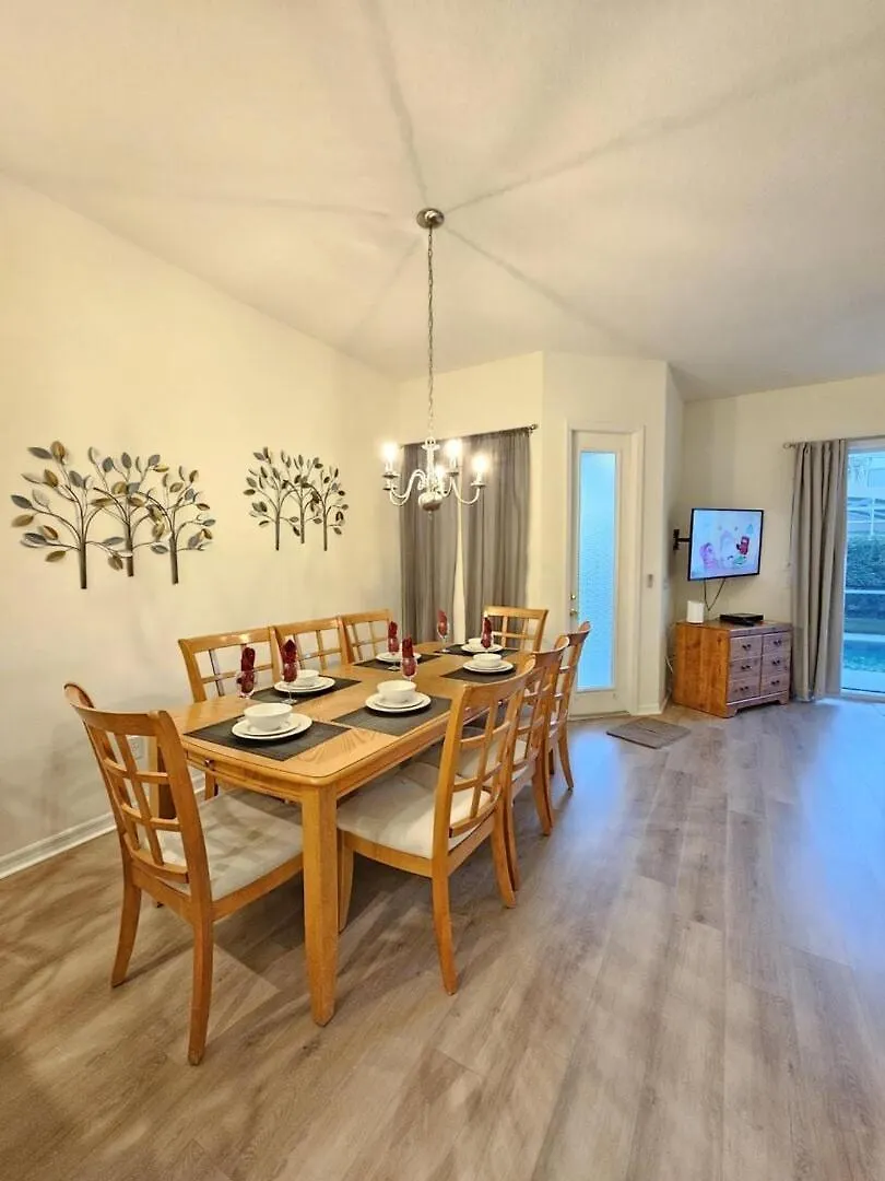 Holiday home Gated, Private Pool, Pool Table, 8 Miles To Disney, 21 Miles To Universal, Wifi Davenport
