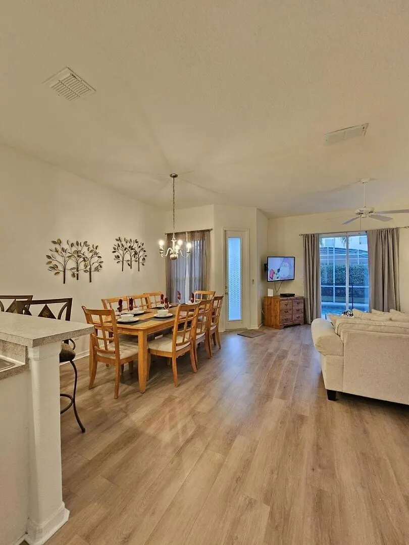 Holiday home Gated, Private Pool, Pool Table, 8 Miles To Disney, 21 Miles To Universal, Wifi Davenport United States